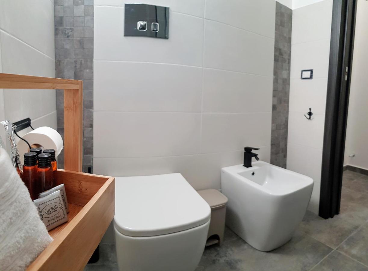 Cavour 45 - Ortigia Apartments Siraküza Dış mekan fotoğraf
